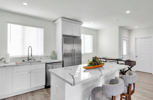 Hawthorne Apartamento | Cushy New Condo Oasis -Near Beaches & Sofi Stadium