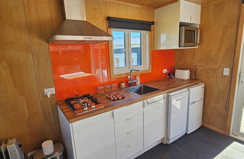 Foxton Beach Apartamento | Custard Square Holiday StudionA sweet retreat by the beach