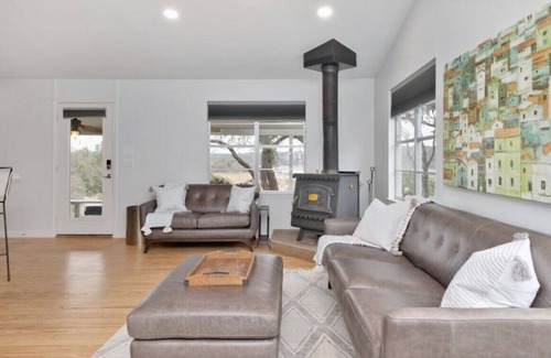 Spicewood Casa | Custom 2/2 lakefront cottage on 2 Acres W Views!