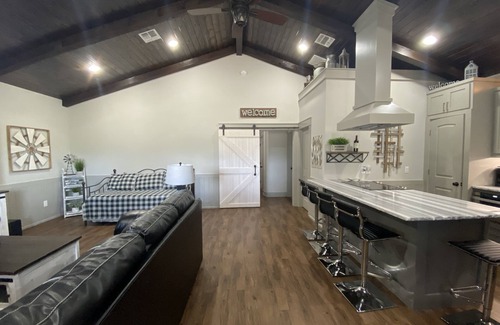 Caldwell Casa | Hermoso barndominium personalizado perfecto para escapadas románticas y vacaciones!