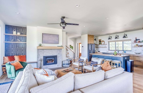 Neskowin Casa | Custom Beauty has Stellar Ocean Views, Privacy, Two King Suites, a Hot Tub, a Fi