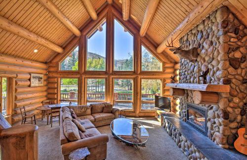Conner Casa | Custom Bitterroot Valley Cabin with Hot Tub and Views!