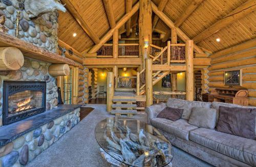 Conner Casa | Custom Bitterroot Valley Cabin with Hot Tub and Views!
