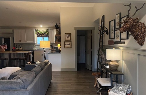 Fir Grove Estates Casa | Custom Built Cabin/House Surrounded by Gorgeous Views in Serene Donnelly