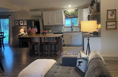 Fir Grove Estates Casa | Custom Built Cabin/House Surrounded by Gorgeous Views in Serene Donnelly