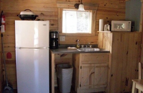 Rapid City Cabina | Custom Built Log Cabin Bordered by Black Hills National Forest
