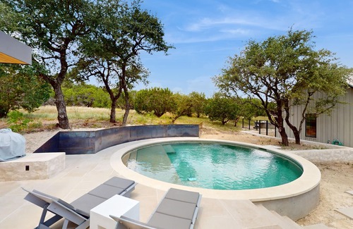 Spicewood Casa | Custom Hill Country getaway with hot tub - near wineries