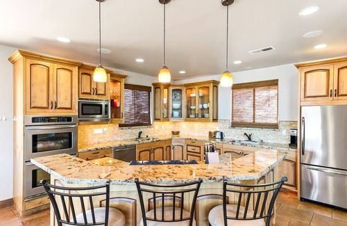 Browns Valley Casa | Custom Home at Collins Lake! Walk to Lake and Park! Great hiking! Great Fishing!