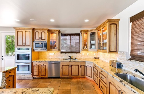 Browns Valley Casa | Custom Home at Collins Lake! Walk to Lake and Park! Great hiking! Great Fishing!