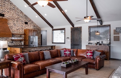 Sabinal Casa | Custom Home with high end finishes, located in the beautiful Golf Course