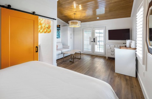 Historic Seaport Hotel | Custom House Inn