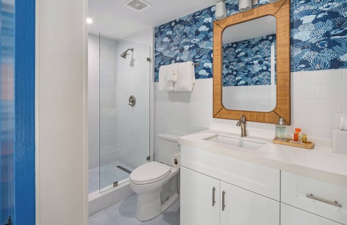 Historic Seaport Hotel | Custom House Inn