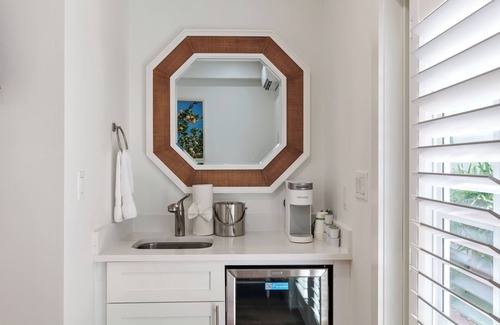 Historic Seaport Hotel | Custom House Inn