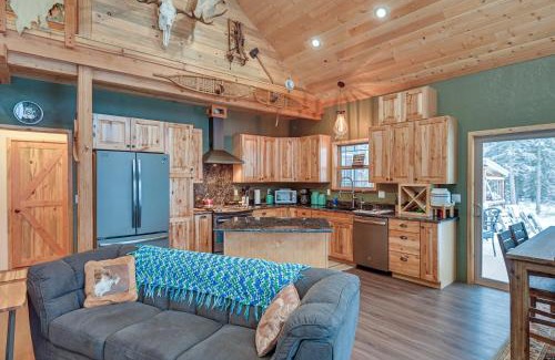 Kasilof Casa | Custom Kasilof Cabin on 40 Private Acres