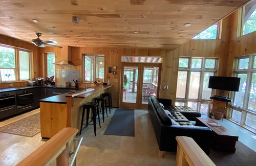 Denver Cabaña | Cabaña personalizada Lake Norman, nueva construcción, escapada moderna y privada para dos