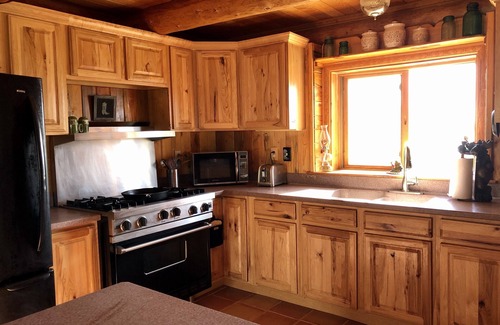 Cody Casa | Cabaña personalizada con impresionantes vistas del embalse Buffalo Bill y Carter Mt