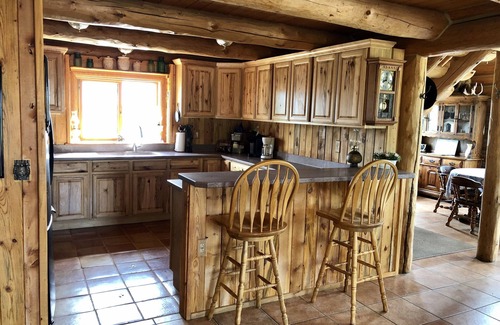 Cody Casa | Cabaña personalizada con impresionantes vistas del embalse Buffalo Bill y Carter Mt