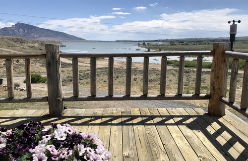 Cody Casa | Cabaña personalizada con impresionantes vistas del embalse Buffalo Bill y Carter Mt
