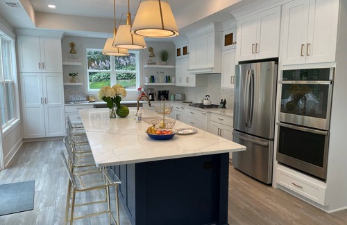 Fennville Casa | Custom Luxury Home! Huge heated pool, hot tub, all sports lake, min to Saugatuck