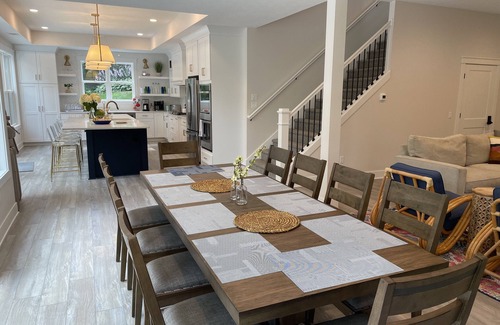 Fennville Casa | Custom Luxury Home! Huge heated pool, hot tub, all sports lake, min to Saugatuck