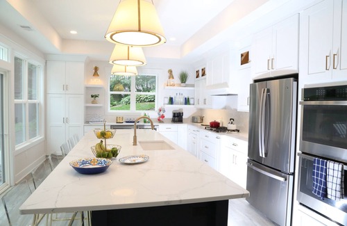 Fennville Casa | Custom Luxury Home! Huge heated pool, hot tub, all sports lake, min to Saugatuck