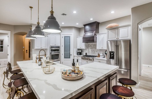 Lake Havasu City Casa | Custom Luxury 4 master suite home with cabana, large pool and twin 60’ RV bays!