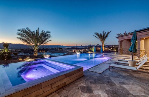Lake Havasu City Casa | Custom Luxury 4 master suite home with cabana, large pool and twin 60’ RV bays!