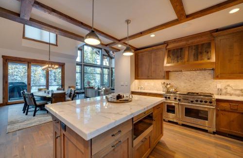 Big Sky Casa | Custom Ski-InandOut Chalet with Hot Tub and Wet Bars!