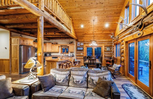 Mellen Cabina | Custom Waterfront completo Log Home Estado con licencia
