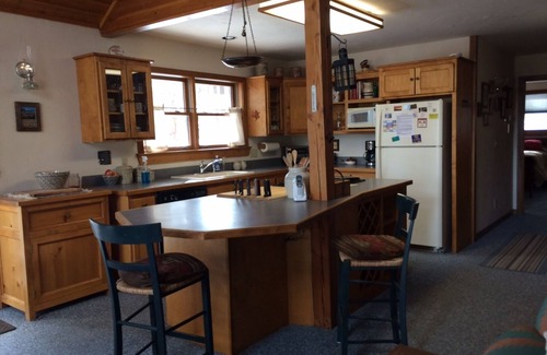 Pagosa Hills Cabina | Custombuilt, Stylish Hillside 2-bdrm home.Views,pines, privacy, 3 miles to town.