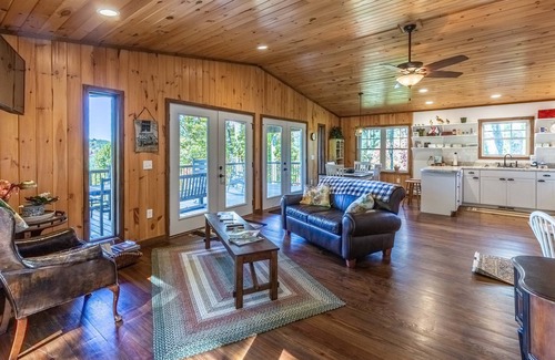 Cherokee Chalet De Esquí | ¡Hermosa vista de Clingmans View con jacuzzi y wifi!