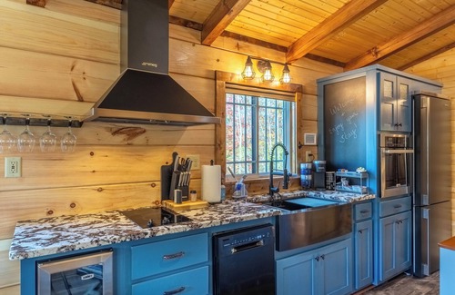 Topton Cabina | *Free night with any 2+ day reservation, now through March 31*