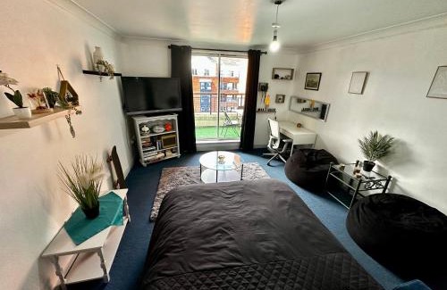 North Wall Casa | CustomHouse Balcony view, Dublin 1