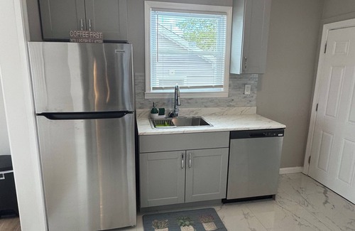West Haven Apartamento | Cute 2 bdr apartment king&queens bed