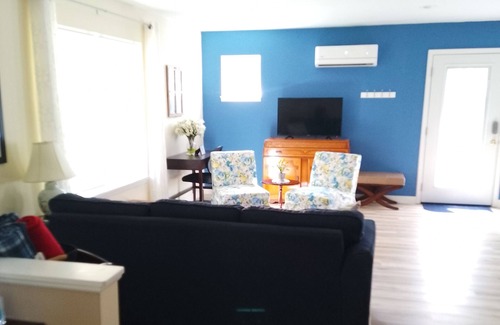 Kirkwood Casa | Cute 2-Bed 2- Bath Cottage in Kirkwood MO