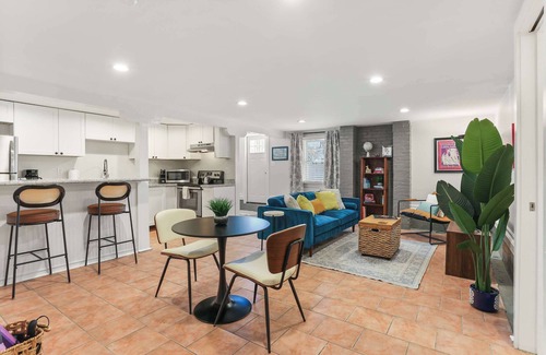 Leonidas Apartamento | Cute 2 Bedroom Close to Streetcar & Restaurants