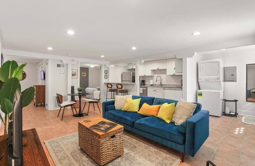 Leonidas Apartamento | Cute 2 Bedroom Close to Streetcar & Restaurants