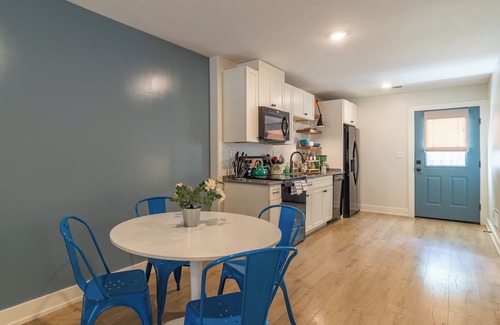 Cooper-Young Historic District Casa | Cute 2 bedroom close to downtown and walking distance to restaurant