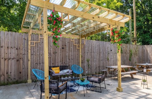 Cooper-Young Historic District Casa | Cute 2 bedroom close to downtown and walking distance to restaurant
