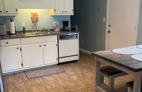 Martin Casa | Cute 3 bedroom 1 bath on quiet street in Martin,Tn and pet friendly