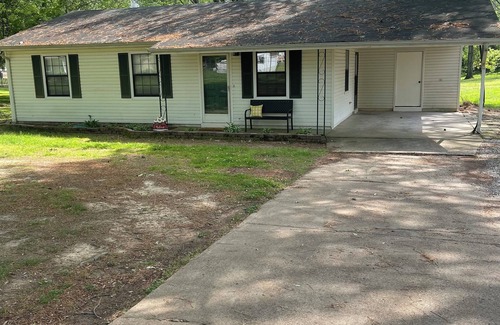 Martin Casa | Cute 3 bedroom 1 bath on quiet street in Martin,Tn and pet friendly