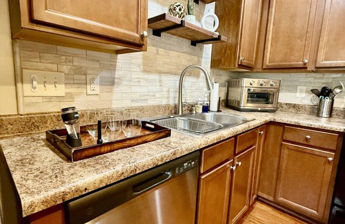Greensboro Casa | Cute 3 Bedroom Home centrally located in the Triad.