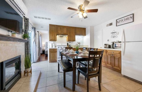 Riverside Apartamento | Cute 3 BR Condo W/Pool Access Near UC Riverside