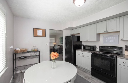 West Akron Casa | Cute 3Bdrm House | Laundry, Game Room, Backyard