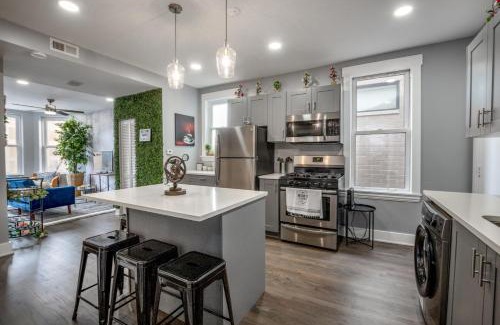 West Town Casa | Cute and Cozy Chicago Modern Condo