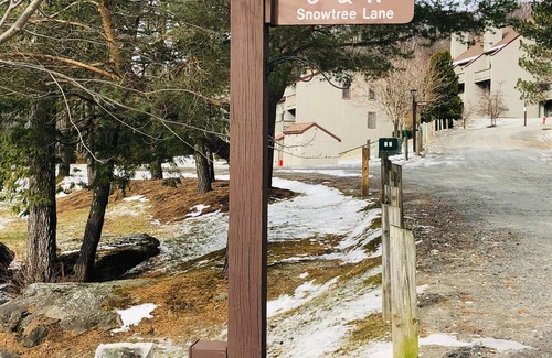 West Dover Condominio | Lindo y acogedor condominio en la base de Mt Snow