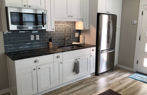 Arlington Cabaña | North Florida Jacksonville Crepe Myrtle Cottage (Casa Pequeña)