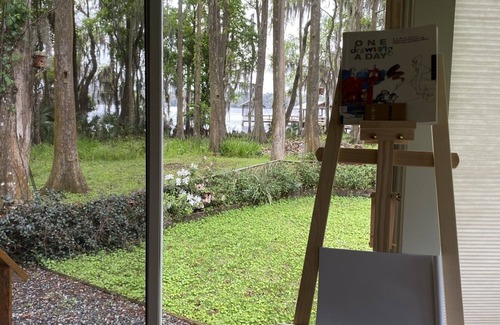 Crescent City Casa | Cute and Cozy, on the St. John's River. Bring your boat.