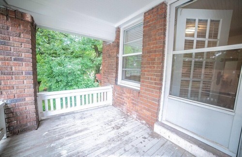 Southmoreland Condominio | Cute And Cozy, Private and Quiet. Central KC