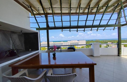Luis Donaldo Colosio Apartamento | Cute Apt In Playa Steps from Beach Private Terrace & Pool By Yeah